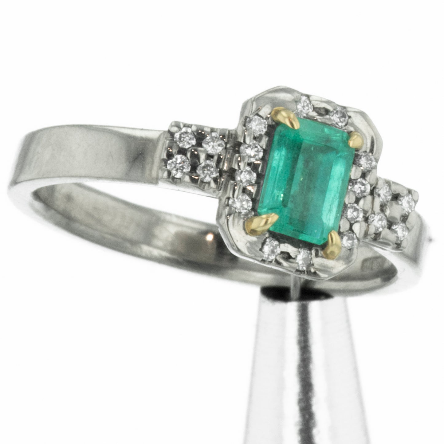 Handmade emerald ring