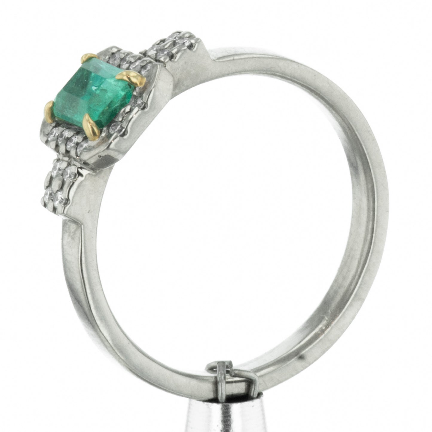 Green Emerald ring 