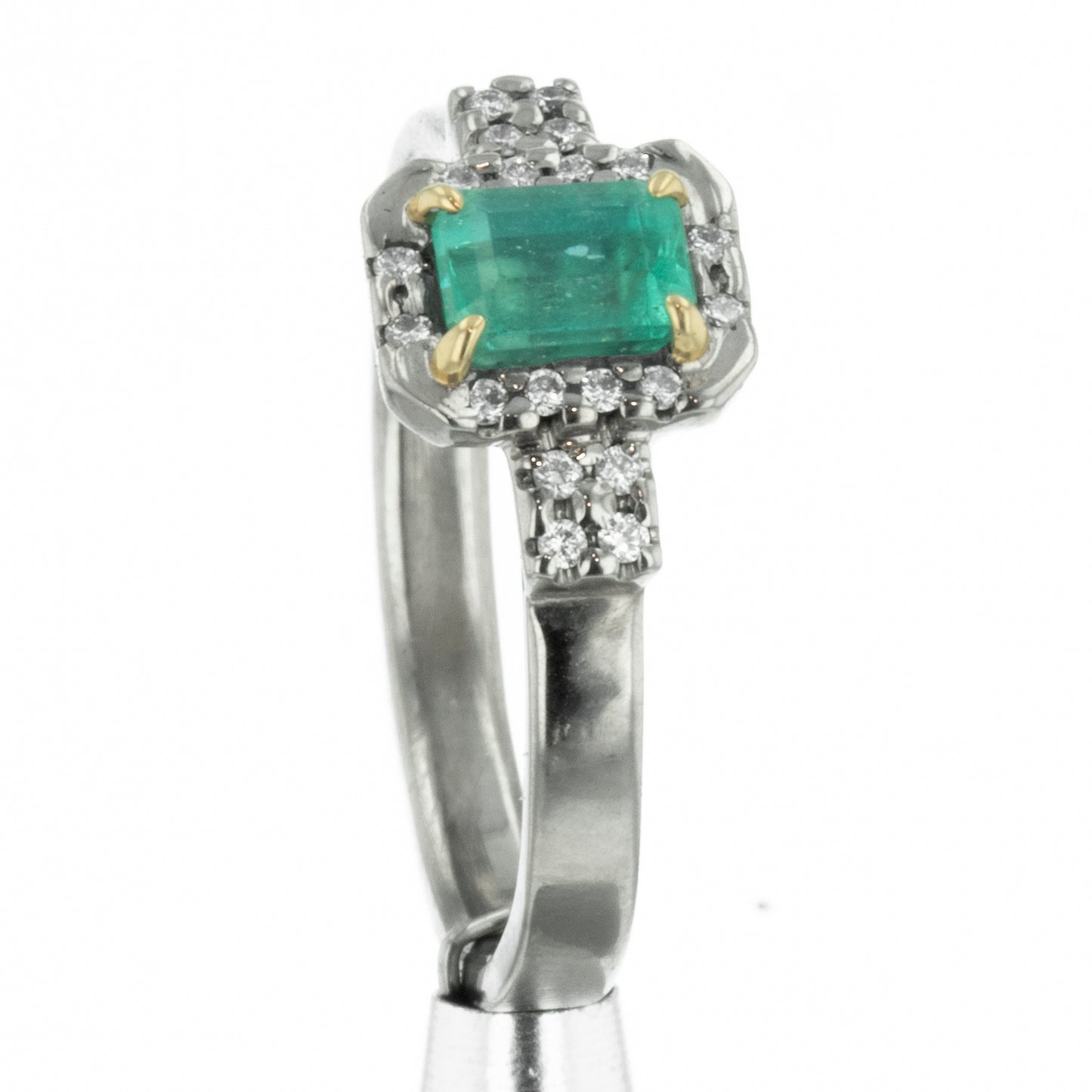 Columbian emerald ring