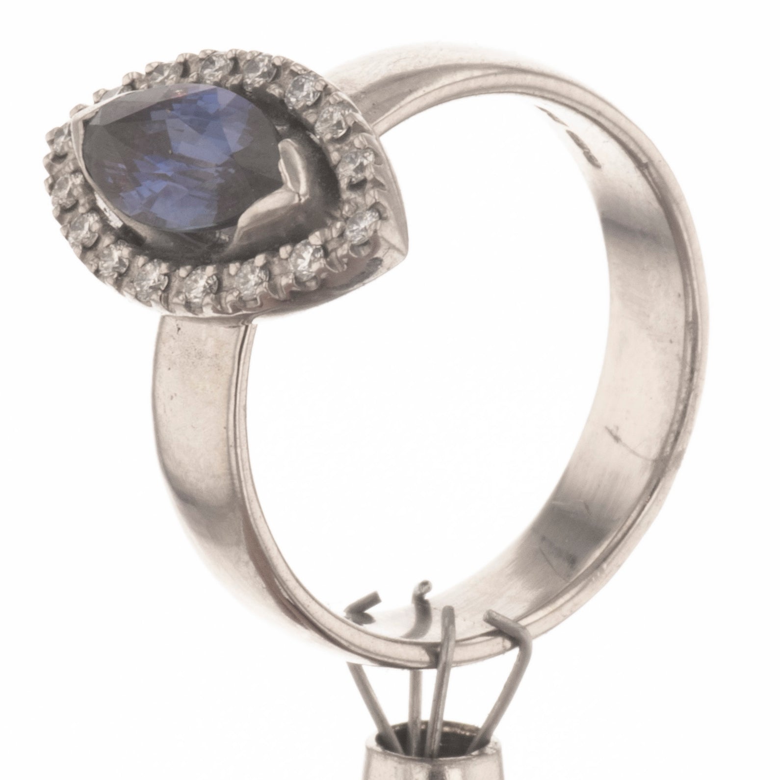 sapphire diamond white gold ring