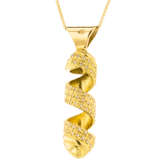 yellow gold diamond pendant
